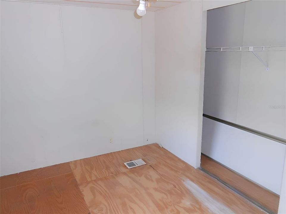 For Sale: $134,900 (2 beds, 1 baths, 805 Square Feet)