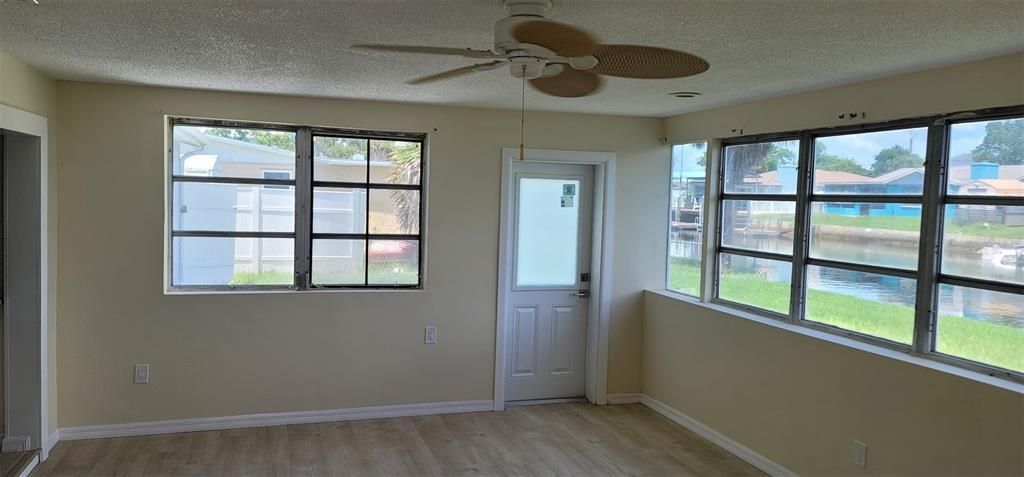 For Rent: $1,775 (2 beds, 1 baths, 1083 Square Feet)