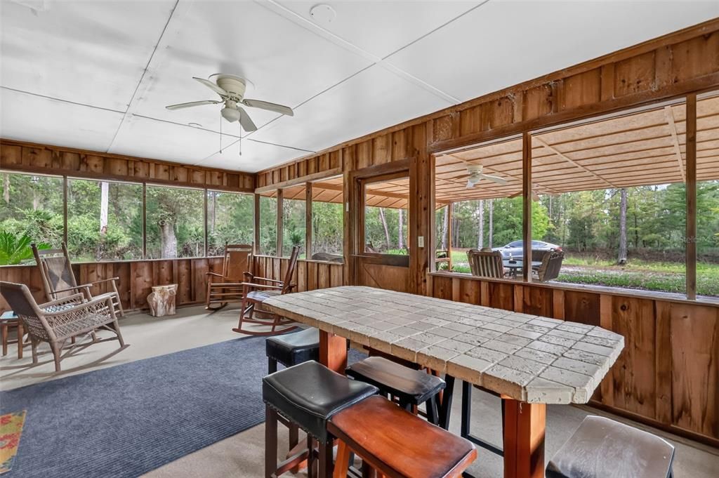For Sale: $380,000 (2 beds, 1 baths, 1008 Square Feet)