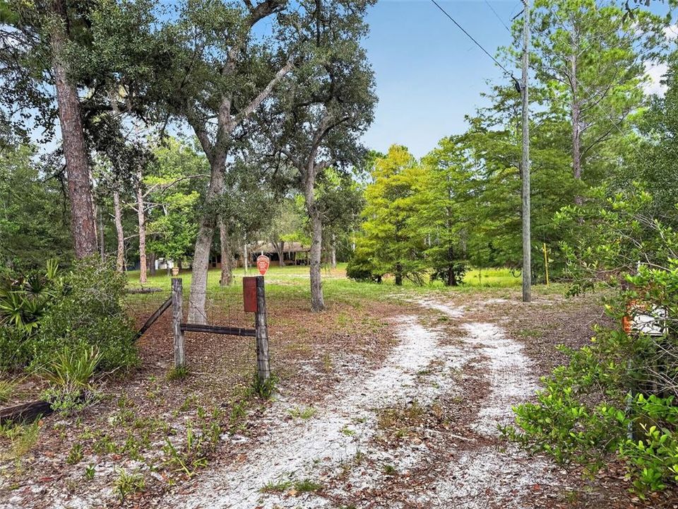 For Sale: $380,000 (2 beds, 1 baths, 1008 Square Feet)