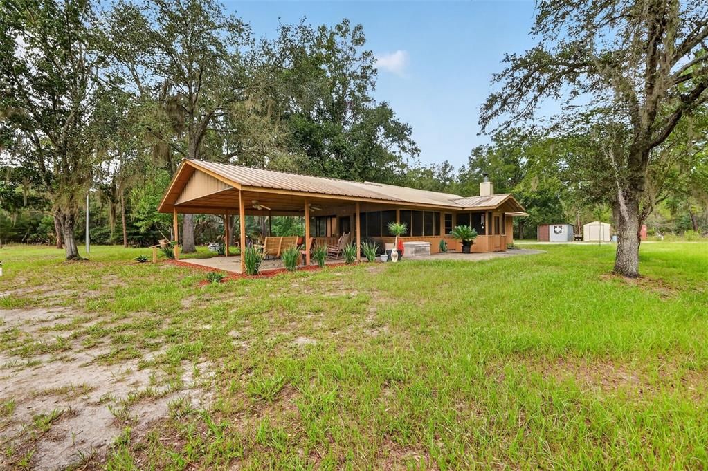 For Sale: $380,000 (2 beds, 1 baths, 1008 Square Feet)
