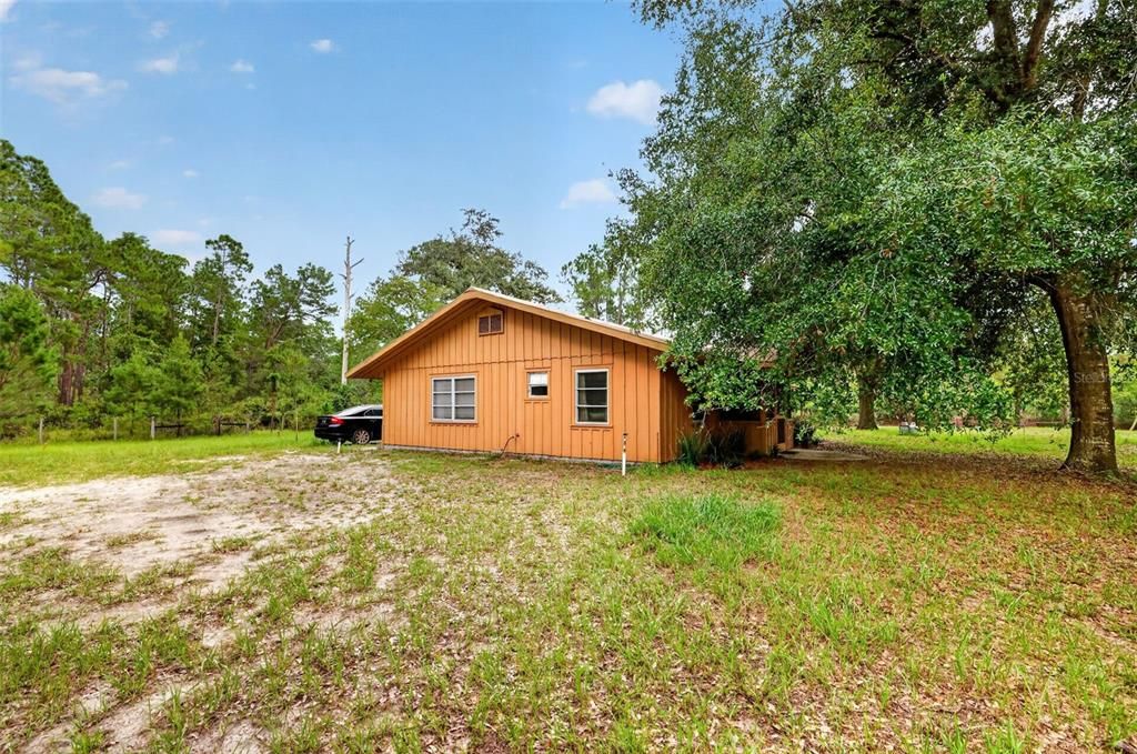 For Sale: $380,000 (2 beds, 1 baths, 1008 Square Feet)