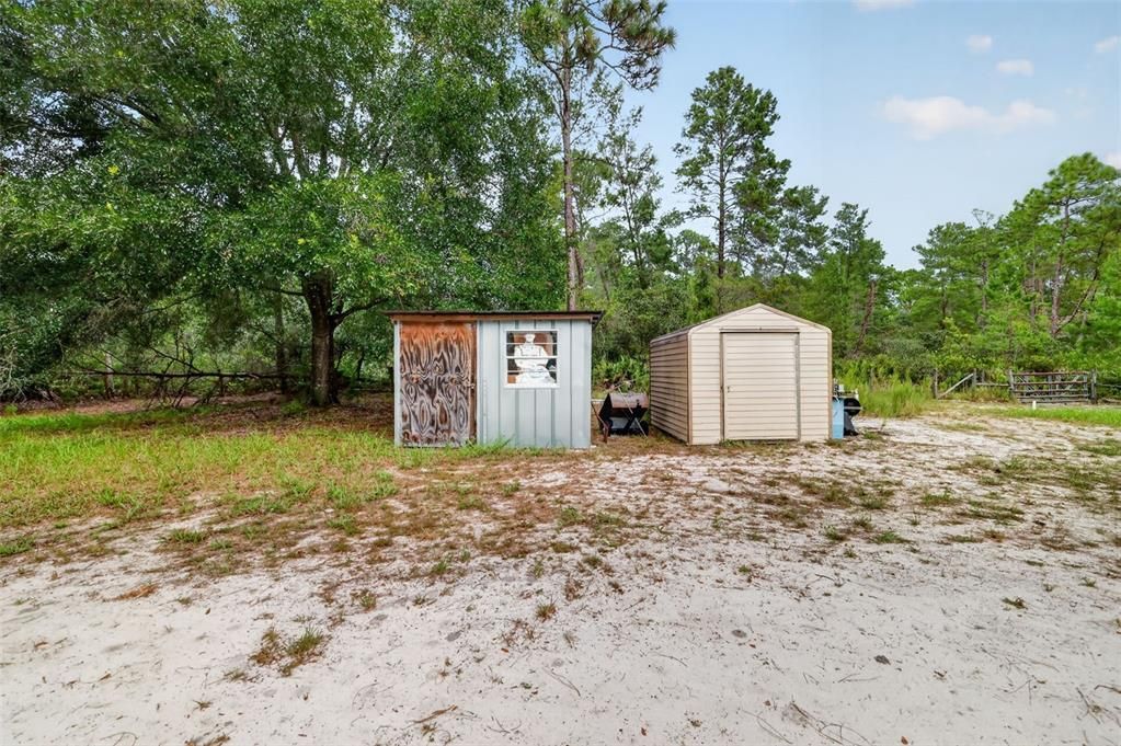 For Sale: $380,000 (2 beds, 1 baths, 1008 Square Feet)