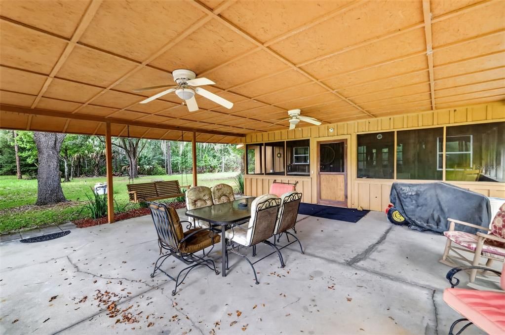 For Sale: $380,000 (2 beds, 1 baths, 1008 Square Feet)