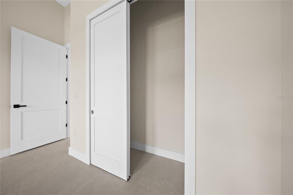 For Sale: $480,000 (3 beds, 3 baths, 2212 Square Feet)