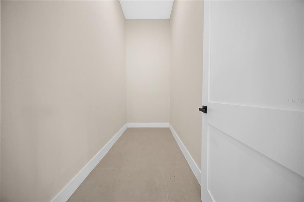 For Sale: $480,000 (3 beds, 3 baths, 2212 Square Feet)