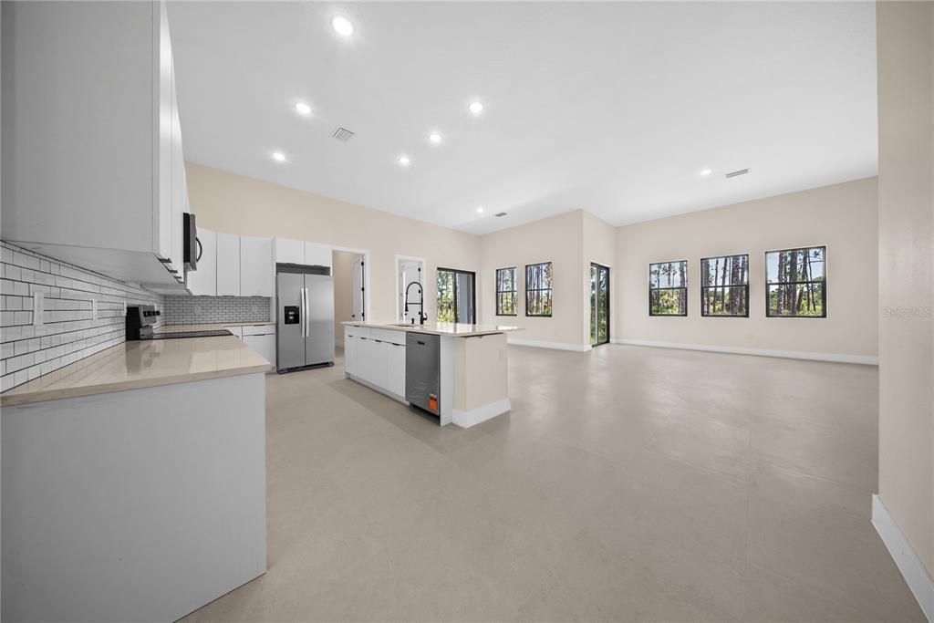 For Sale: $480,000 (3 beds, 3 baths, 2212 Square Feet)