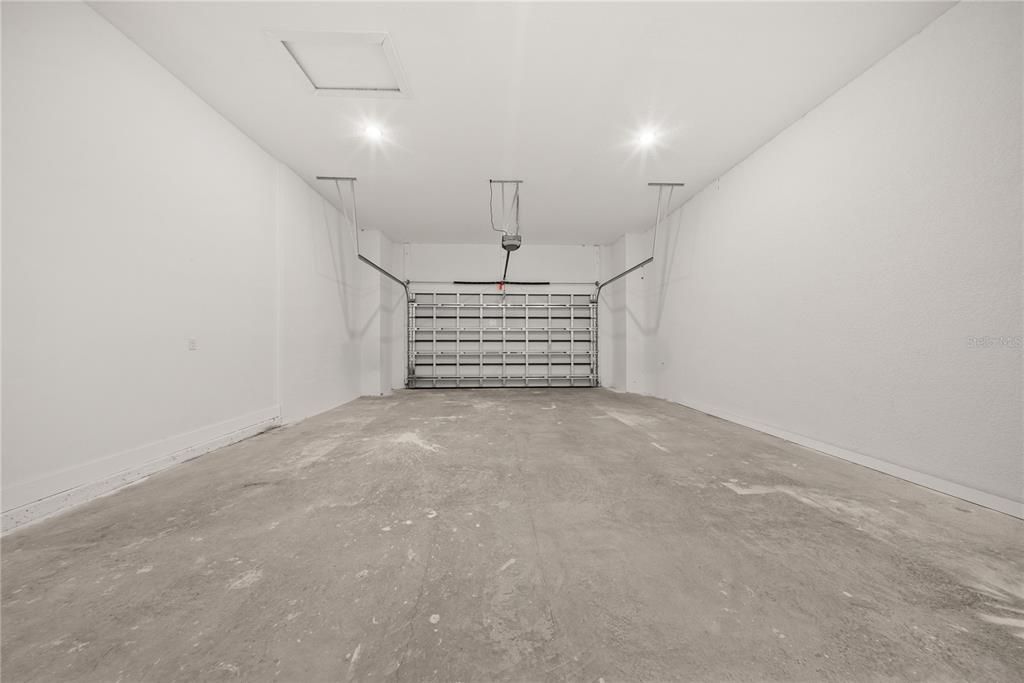 For Sale: $480,000 (3 beds, 3 baths, 2212 Square Feet)