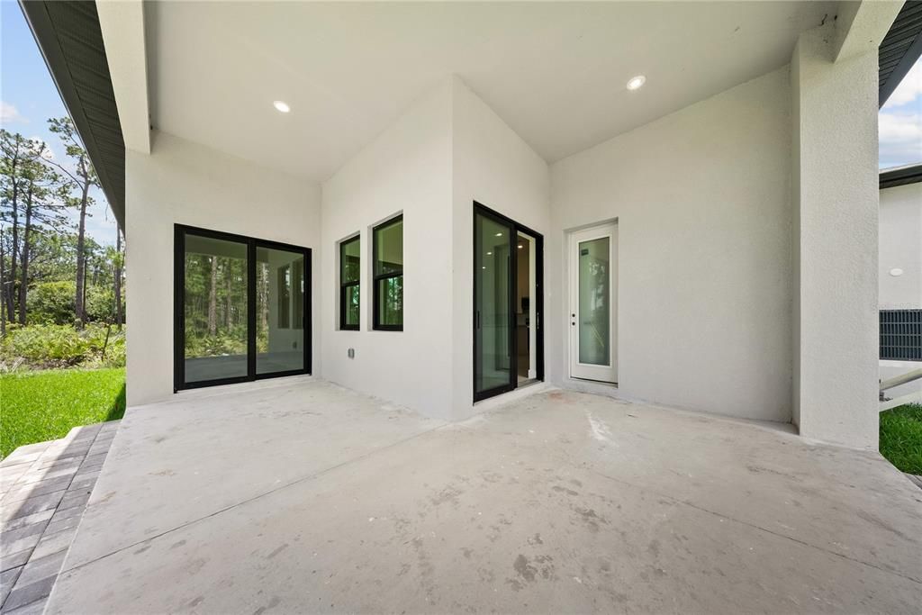 For Sale: $480,000 (3 beds, 3 baths, 2212 Square Feet)