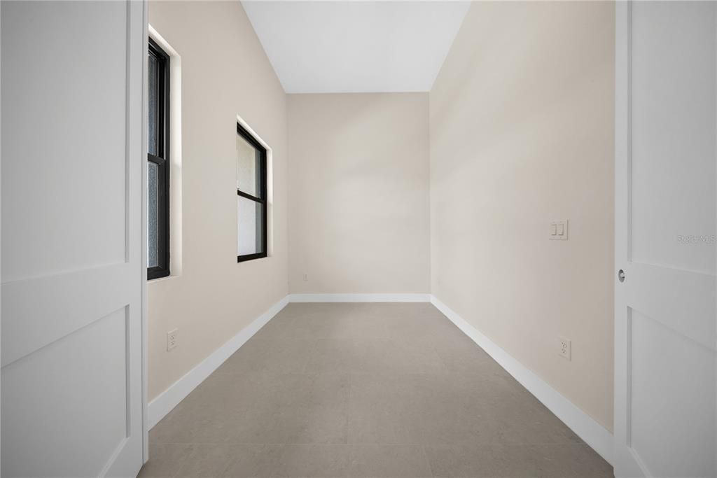 For Sale: $480,000 (3 beds, 3 baths, 2212 Square Feet)