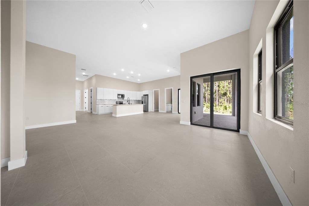For Sale: $480,000 (3 beds, 3 baths, 2212 Square Feet)