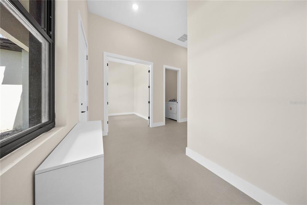 For Sale: $480,000 (3 beds, 3 baths, 2212 Square Feet)
