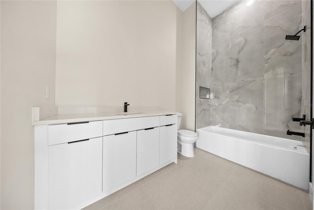 For Sale: $480,000 (3 beds, 3 baths, 2212 Square Feet)