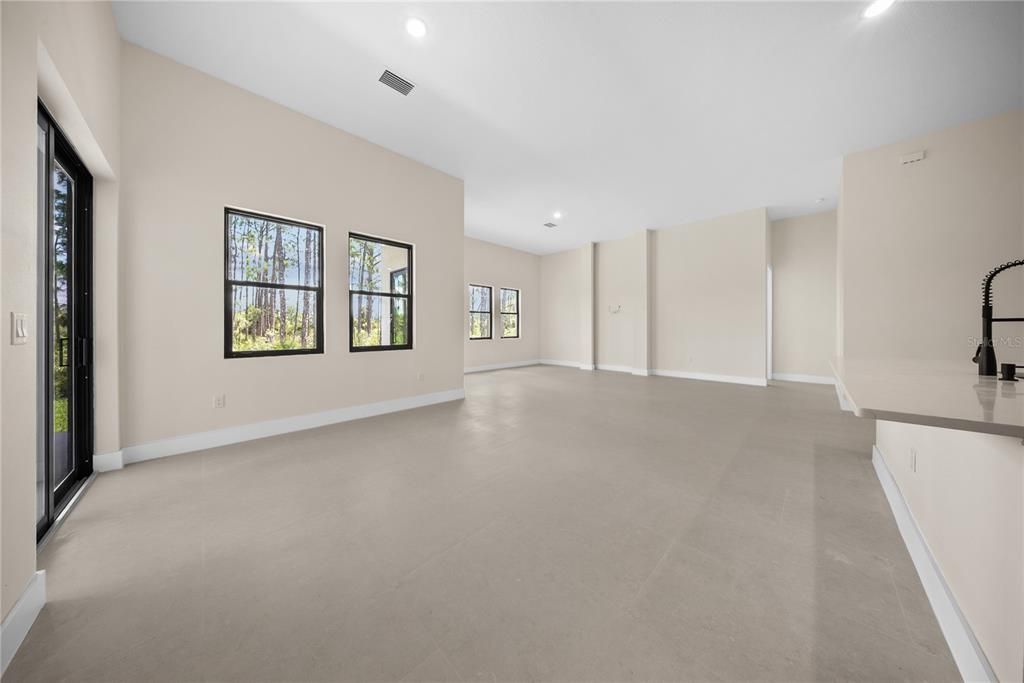 For Sale: $480,000 (3 beds, 3 baths, 2212 Square Feet)