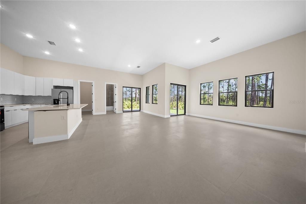 For Sale: $480,000 (3 beds, 3 baths, 2212 Square Feet)