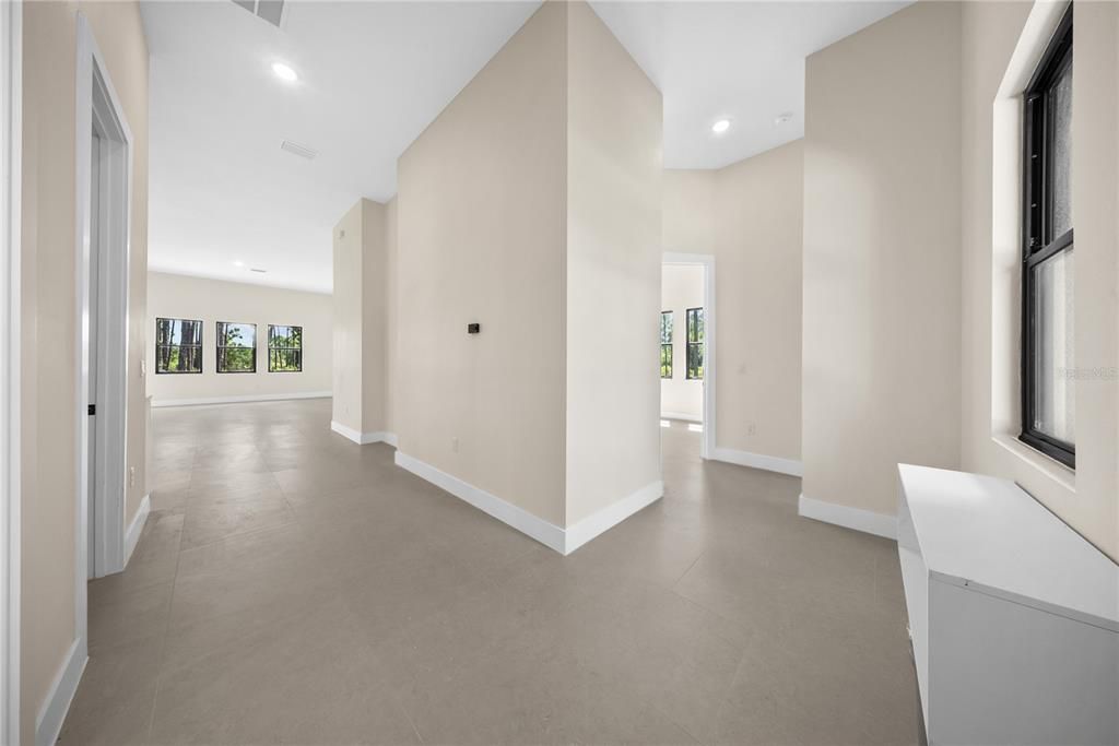 For Sale: $480,000 (3 beds, 3 baths, 2212 Square Feet)