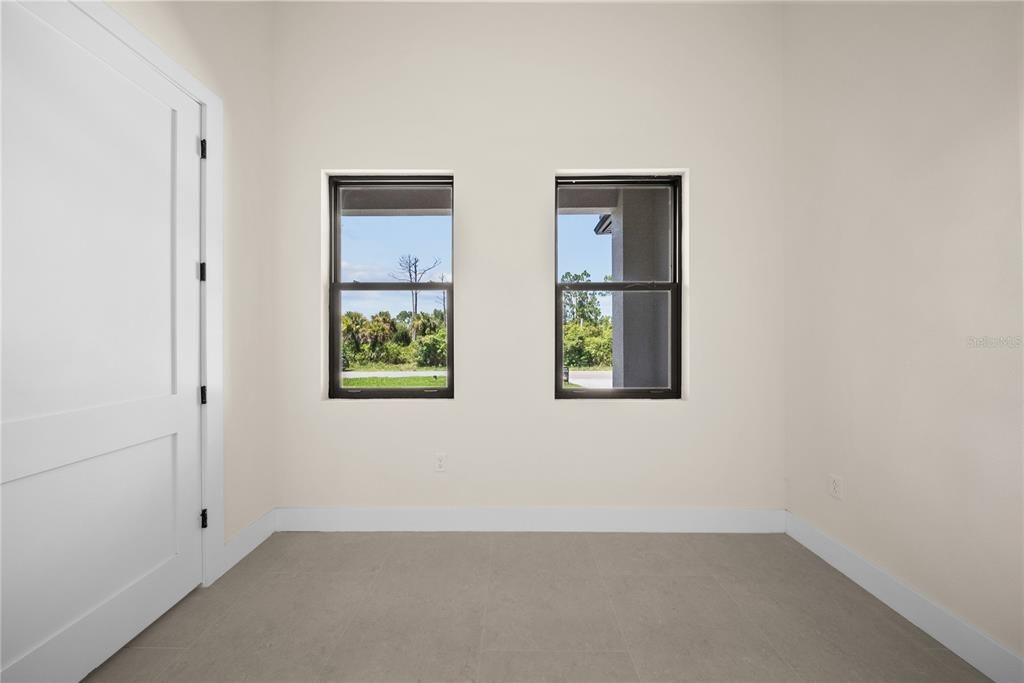 For Sale: $480,000 (3 beds, 3 baths, 2212 Square Feet)
