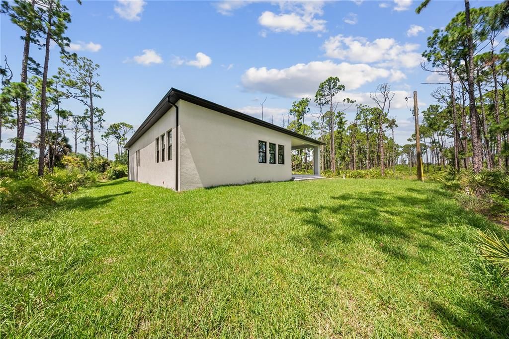 For Sale: $480,000 (3 beds, 3 baths, 2212 Square Feet)