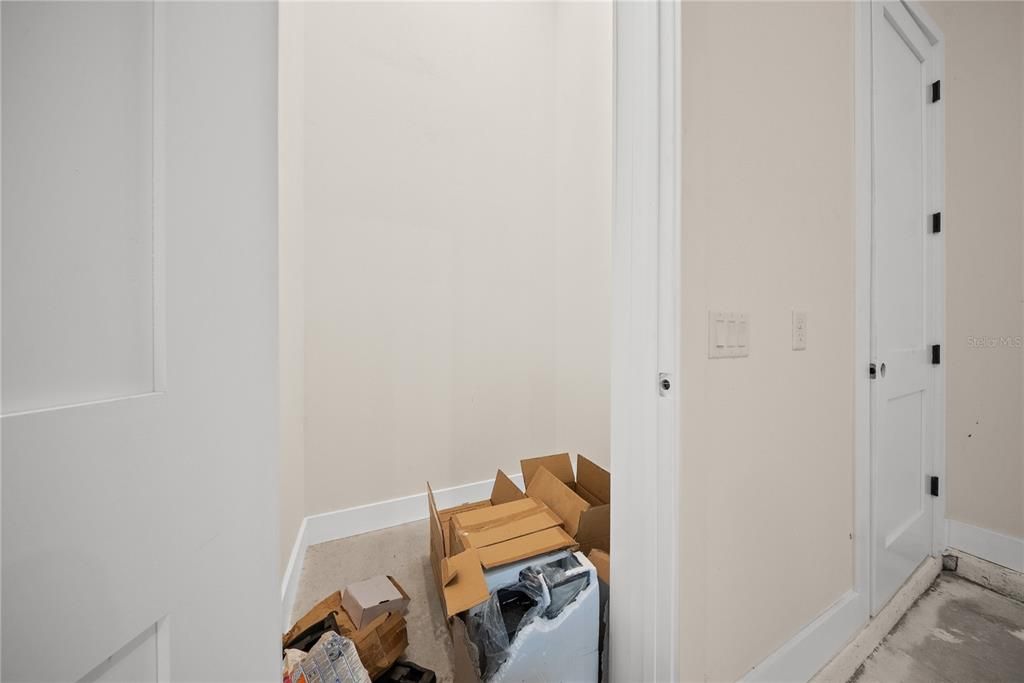 For Sale: $480,000 (3 beds, 3 baths, 2212 Square Feet)