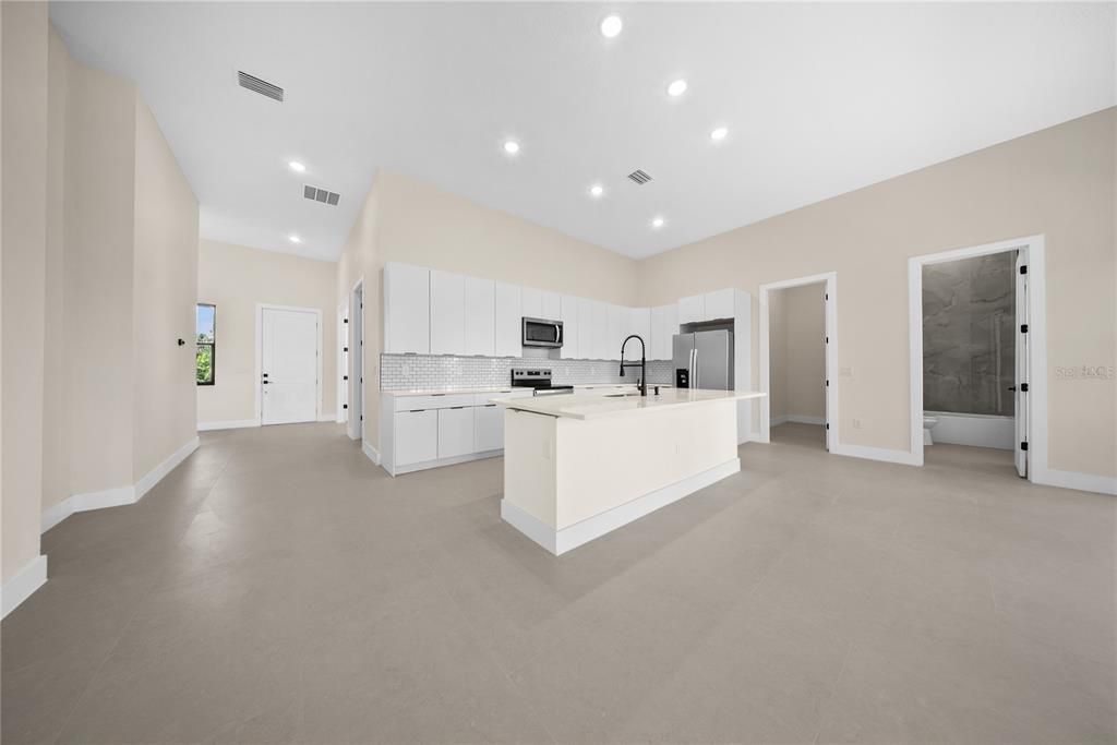 For Sale: $480,000 (3 beds, 3 baths, 2212 Square Feet)