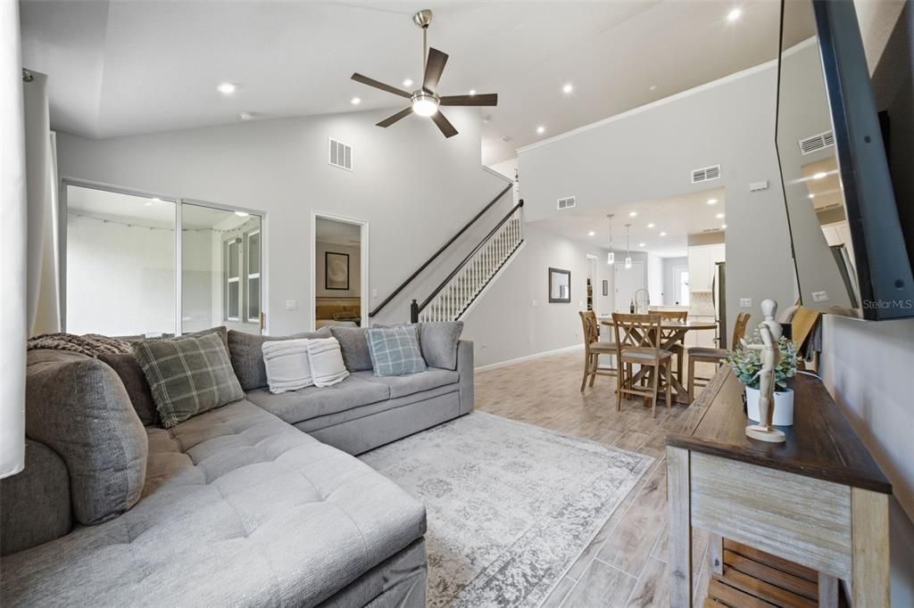 For Sale: $354,900 (3 beds, 2 baths, 1904 Square Feet)