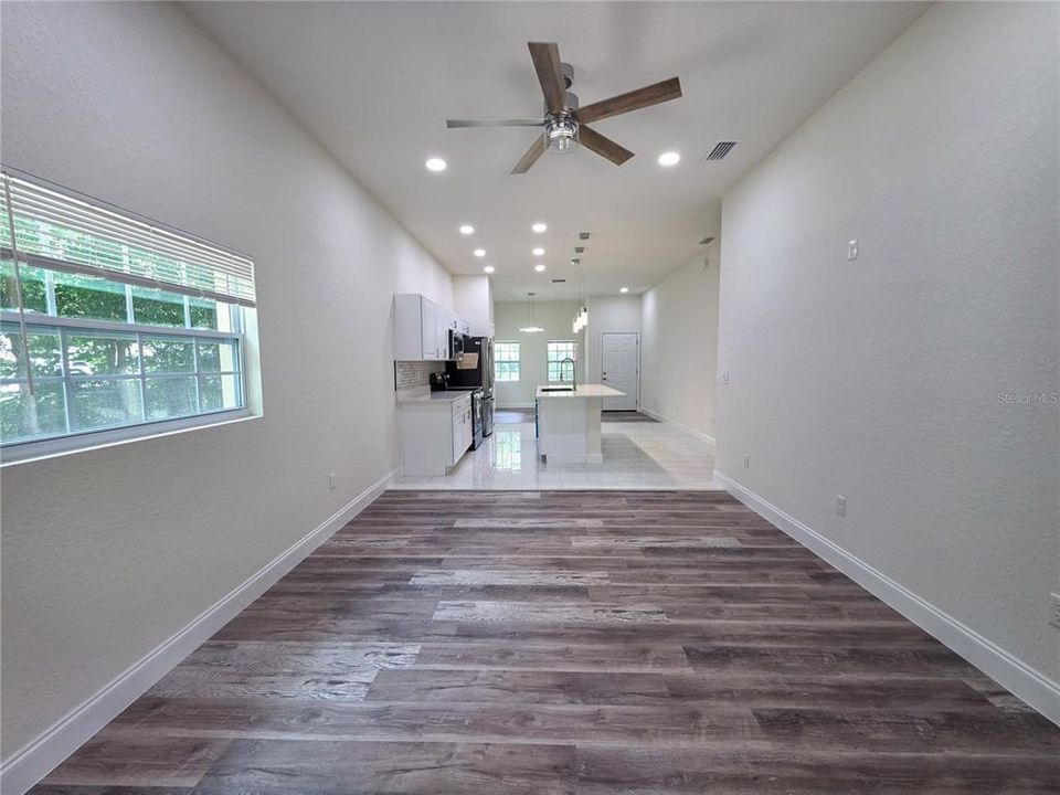 For Sale: $319,999 (3 beds, 2 baths, 1500 Square Feet)