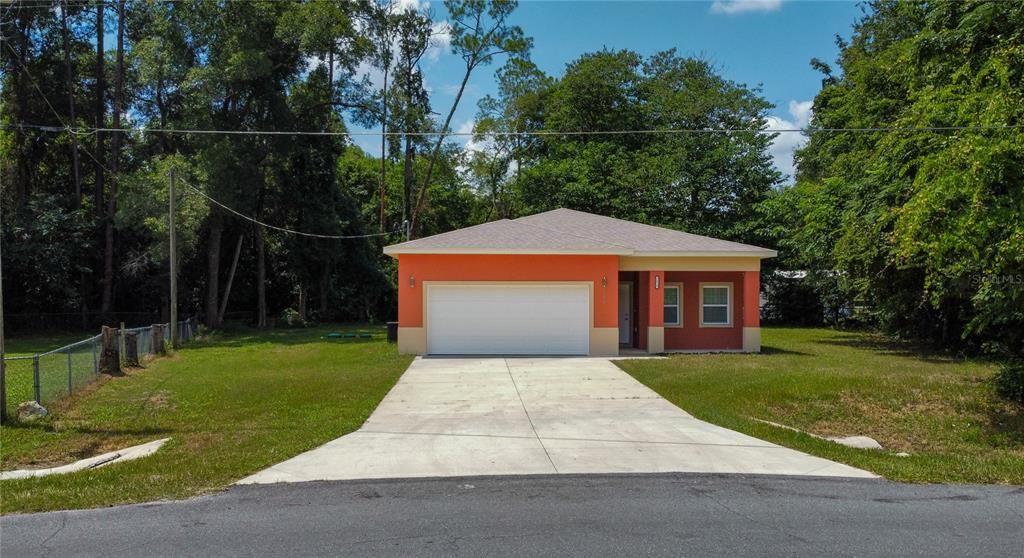 For Sale: $319,999 (3 beds, 2 baths, 1500 Square Feet)