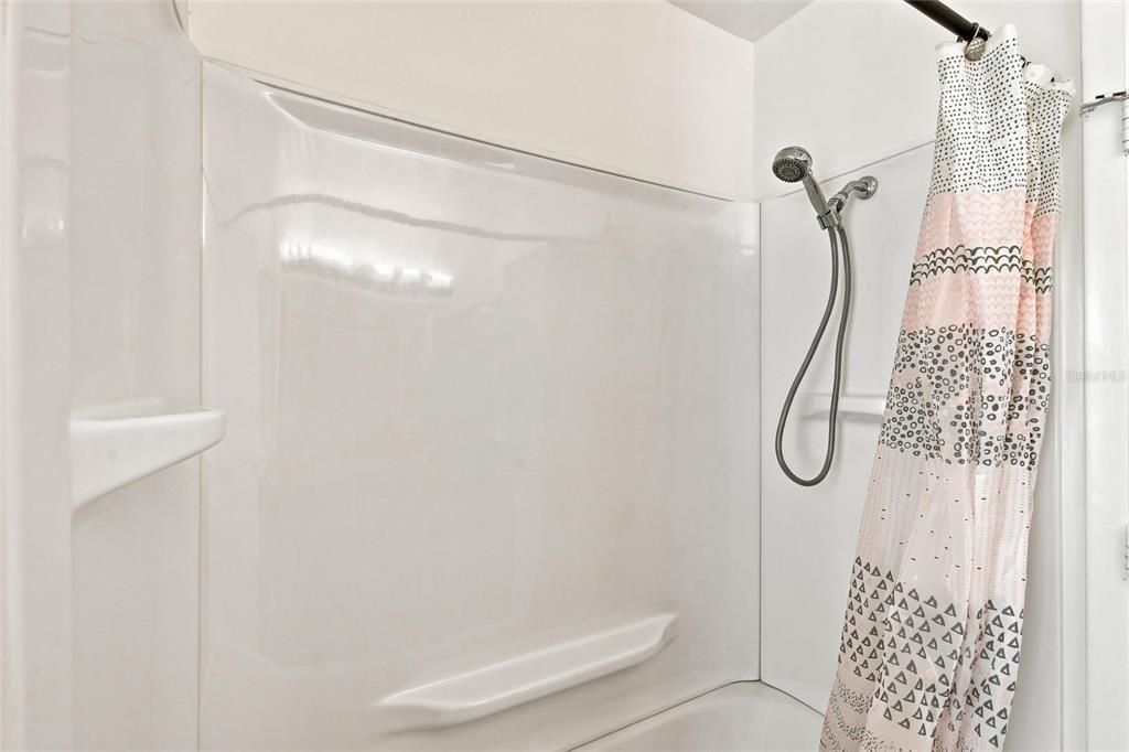 На продажу: $289,999 (3 спален, 2 ванн, 1252 Квадратных фут)