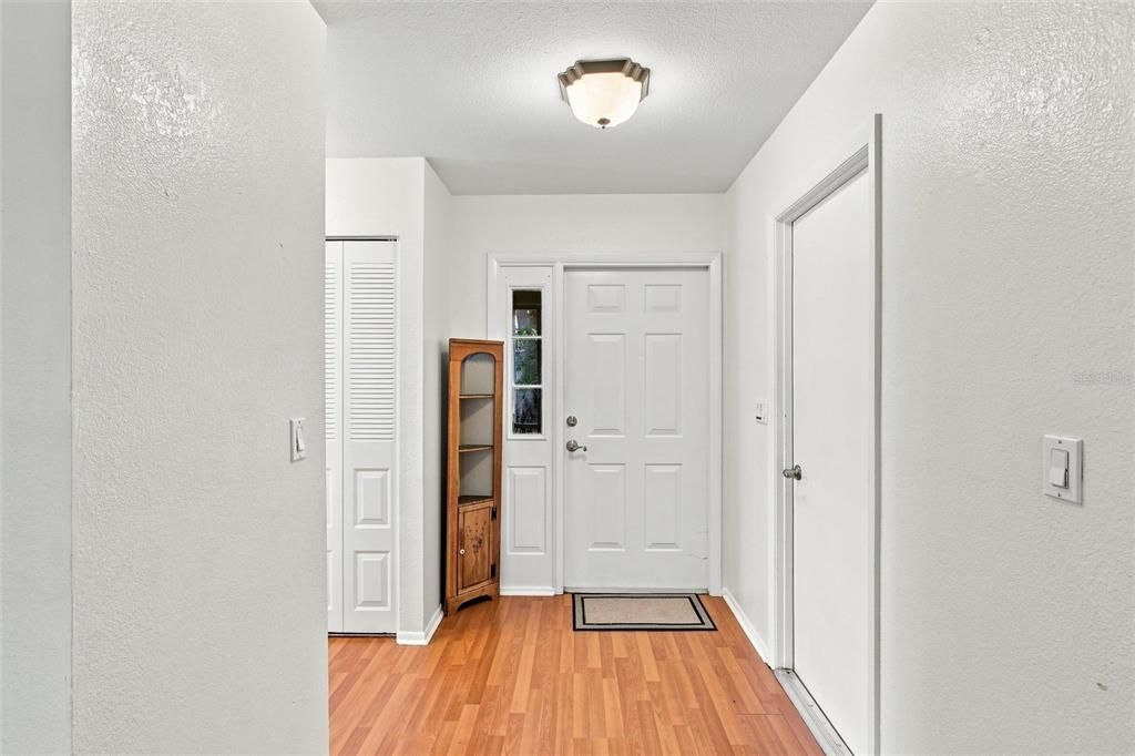 На продажу: $289,999 (3 спален, 2 ванн, 1252 Квадратных фут)