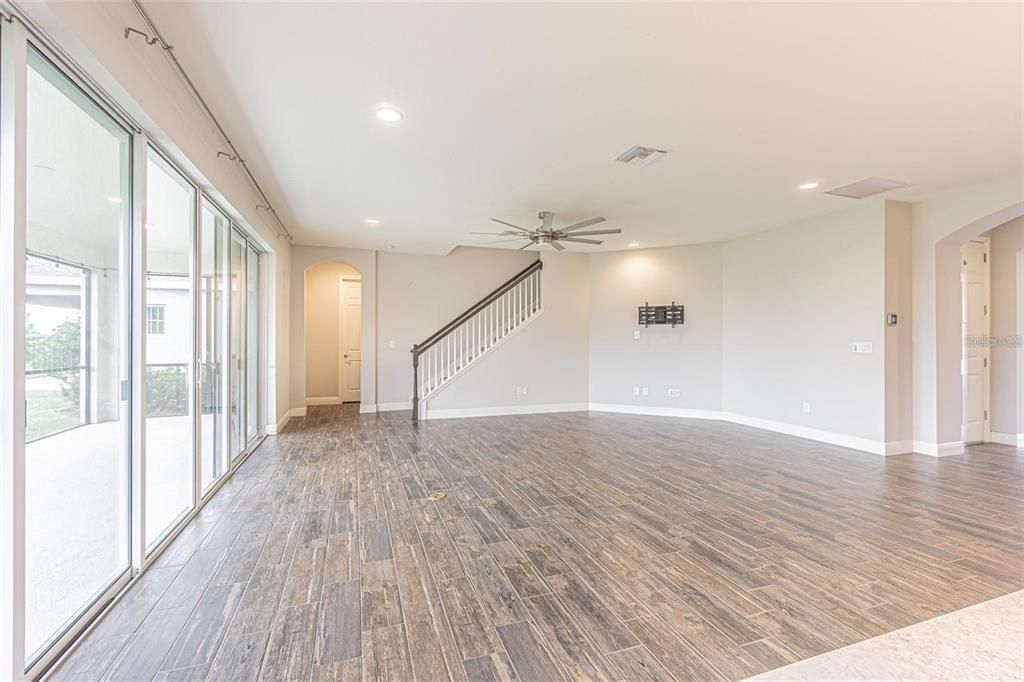 En Renta: $3,995 (5 camas, 4 baños, 3615 Pies cuadrados)