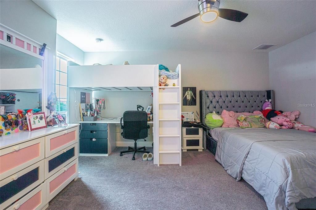 En Renta: $3,995 (5 camas, 4 baños, 3615 Pies cuadrados)