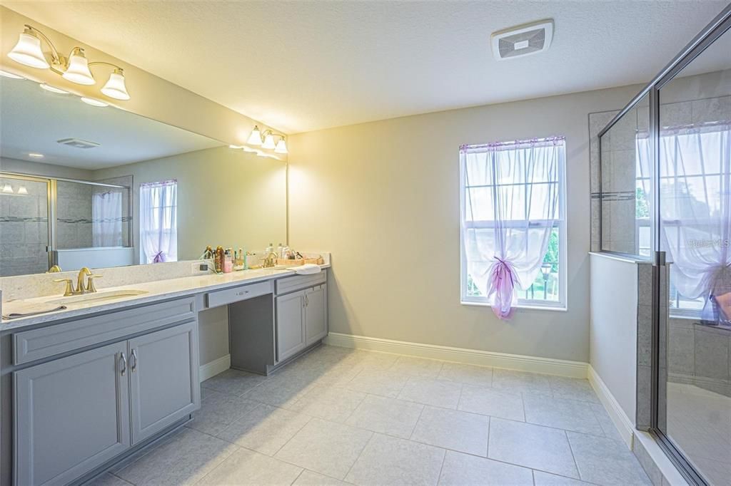 En Renta: $3,995 (5 camas, 4 baños, 3615 Pies cuadrados)