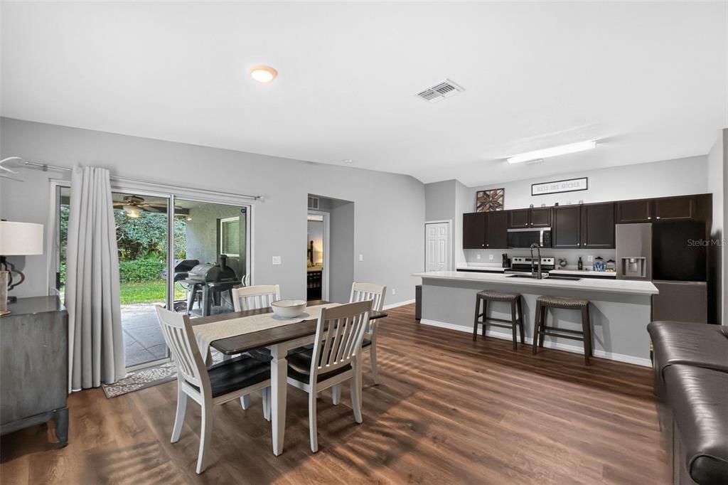 For Sale: $350,000 (4 beds, 2 baths, 1842 Square Feet)