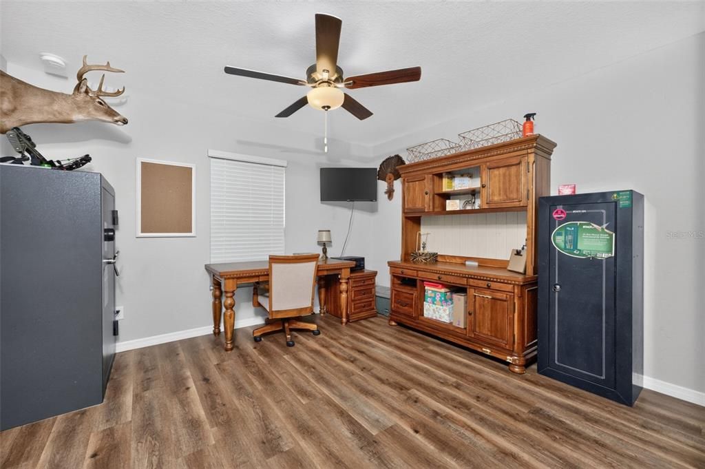 For Sale: $350,000 (4 beds, 2 baths, 1842 Square Feet)