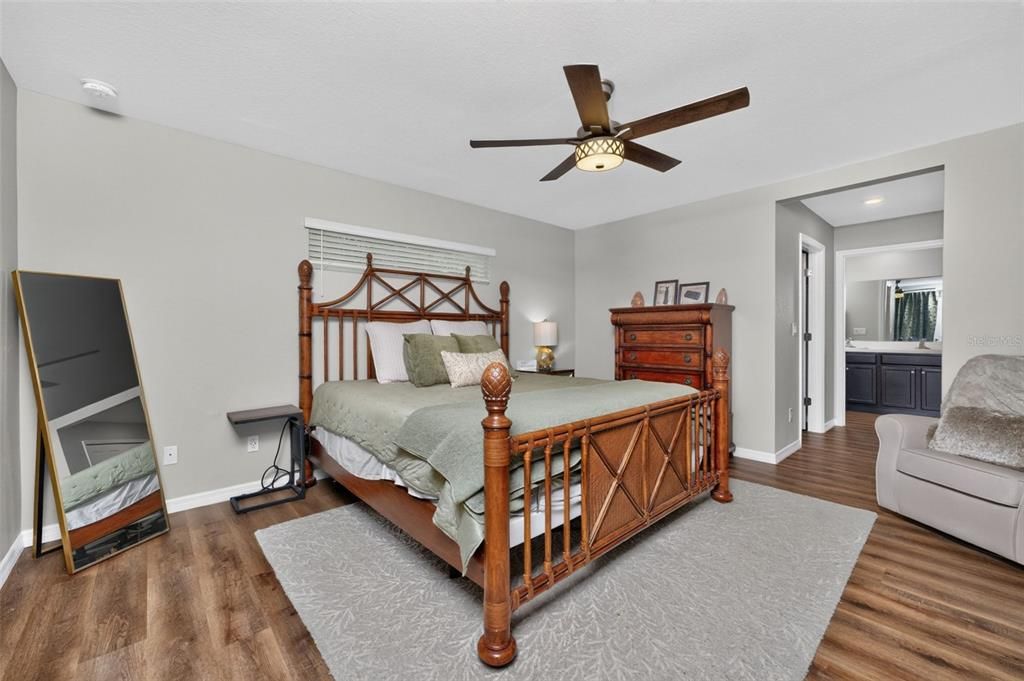 For Sale: $350,000 (4 beds, 2 baths, 1842 Square Feet)