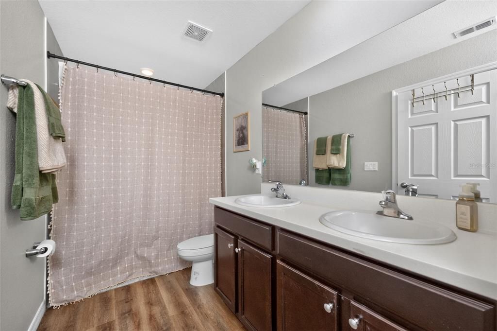 For Sale: $350,000 (4 beds, 2 baths, 1842 Square Feet)
