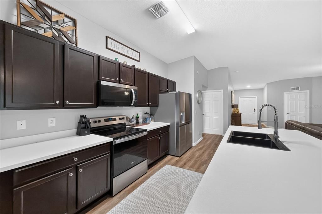 For Sale: $350,000 (4 beds, 2 baths, 1842 Square Feet)