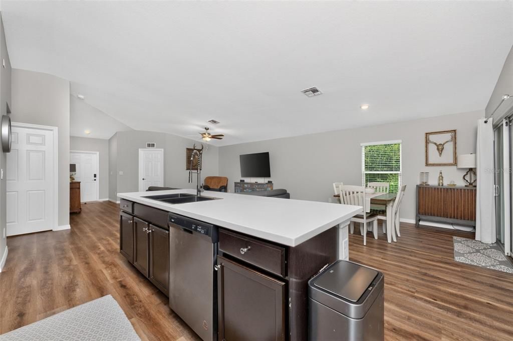 For Sale: $350,000 (4 beds, 2 baths, 1842 Square Feet)