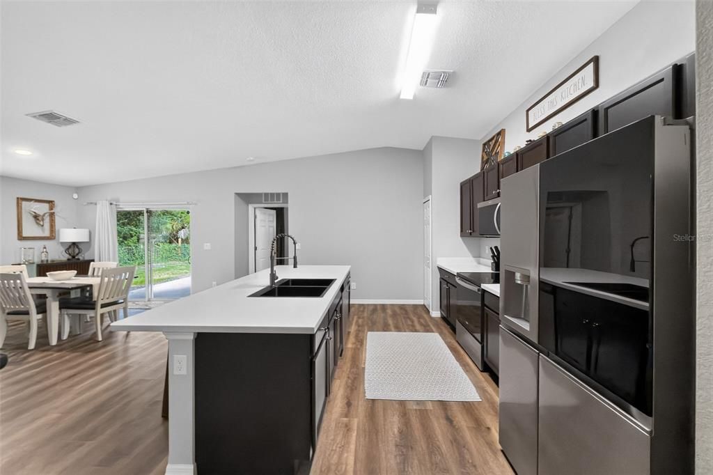 For Sale: $350,000 (4 beds, 2 baths, 1842 Square Feet)