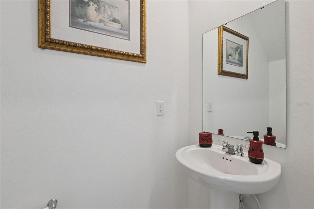 En Venta: $335,000 (4 camas, 2 baños, 1966 Pies cuadrados)