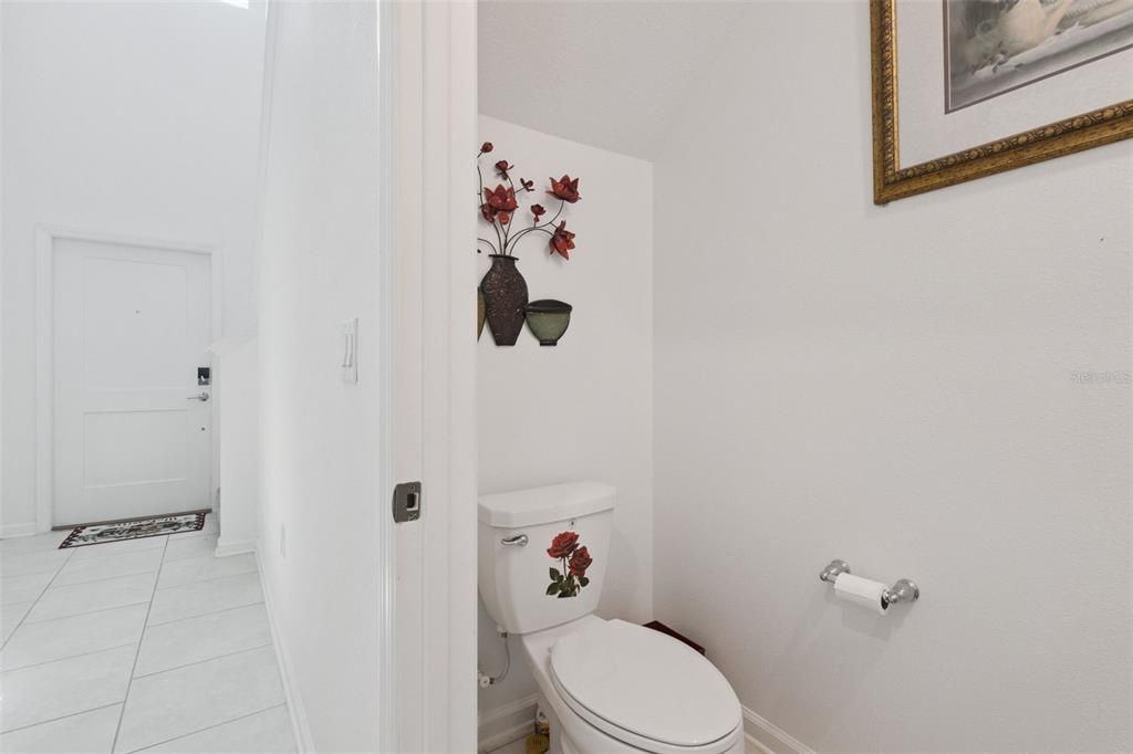 En Venta: $335,000 (4 camas, 2 baños, 1966 Pies cuadrados)