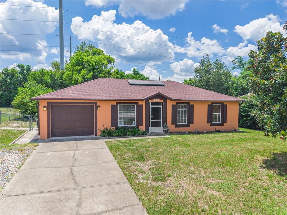 For Sale: $320,000 (3 beds, 2 baths, 1192 Square Feet)