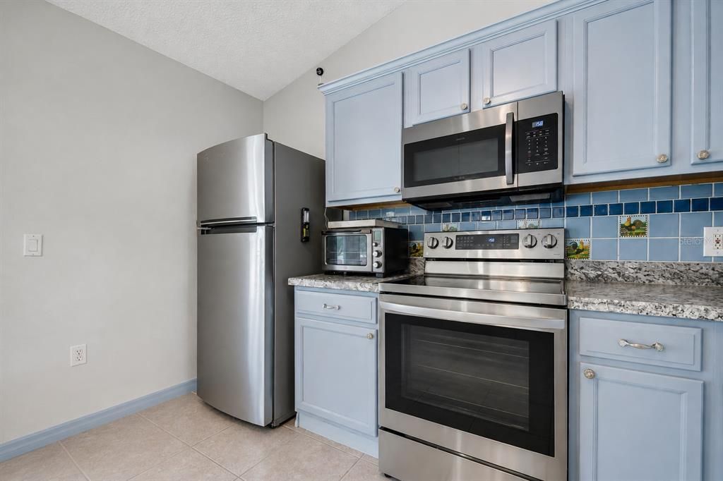 For Sale: $320,000 (3 beds, 2 baths, 1192 Square Feet)
