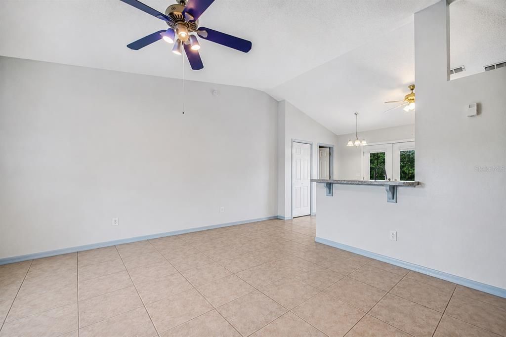For Sale: $320,000 (3 beds, 2 baths, 1192 Square Feet)