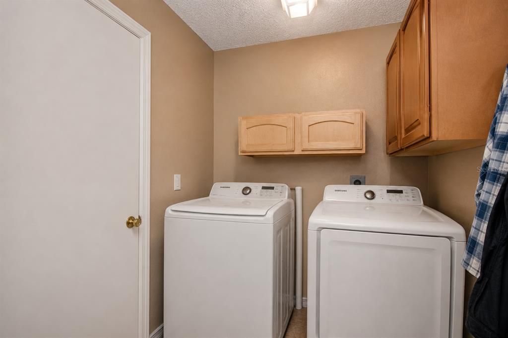 For Sale: $320,000 (3 beds, 2 baths, 1192 Square Feet)