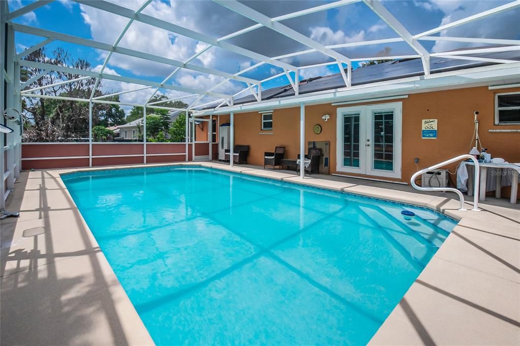 For Sale: $320,000 (3 beds, 2 baths, 1192 Square Feet)