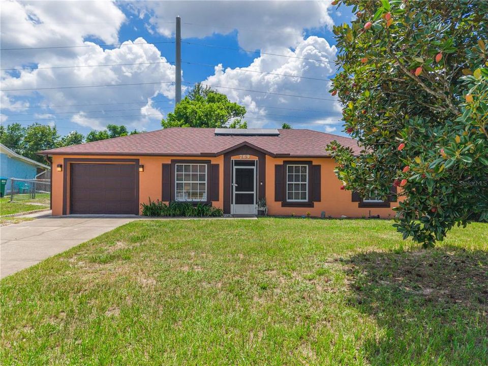 For Sale: $320,000 (3 beds, 2 baths, 1192 Square Feet)