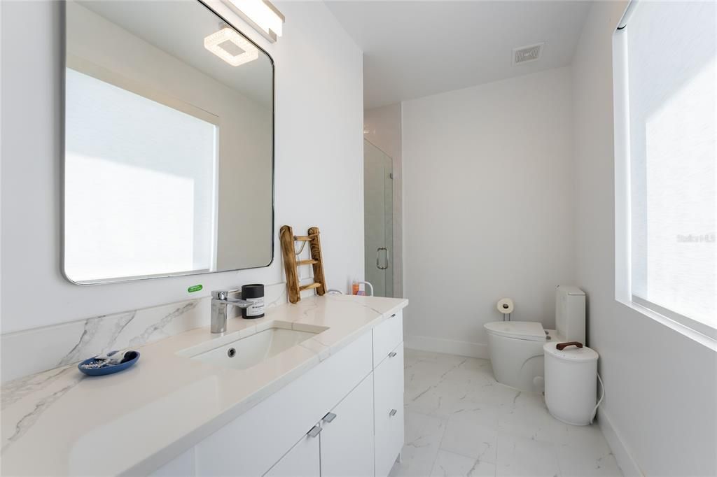 En Venta: $2,395,000 (5 camas, 5 baños, 4094 Pies cuadrados)