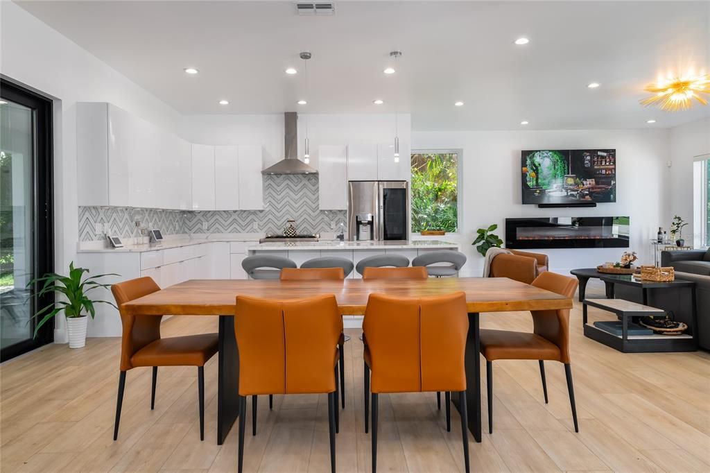 En Venta: $2,395,000 (5 camas, 5 baños, 4094 Pies cuadrados)