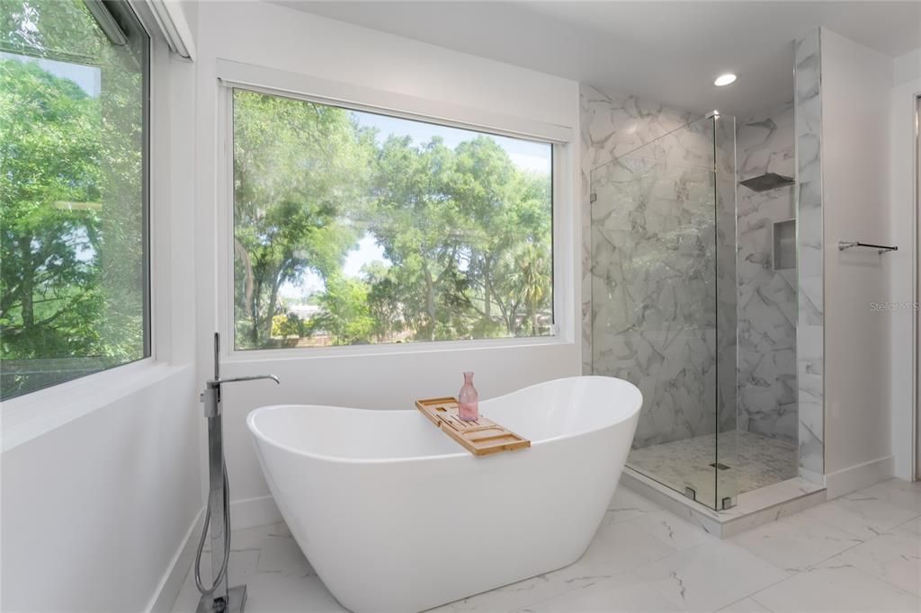 En Venta: $2,395,000 (5 camas, 5 baños, 4094 Pies cuadrados)